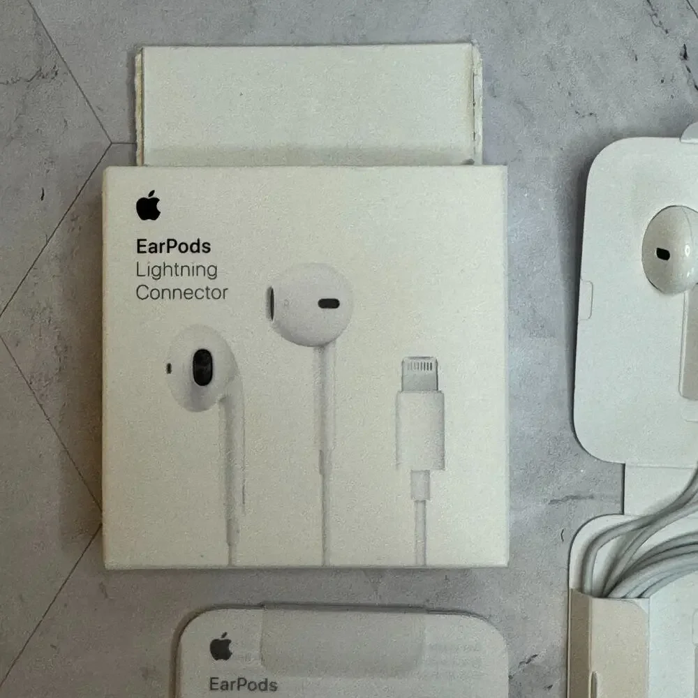 EarPods Headphones with Lightning Connector Wired Ear Buds iPhone New Open Box